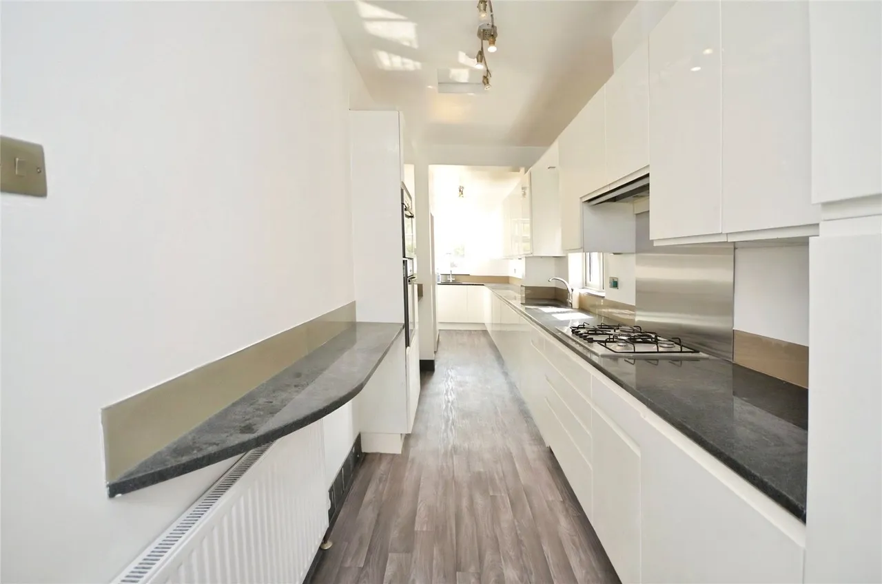 Grenfell Avenue, Hornchurch, Essex, RM12, photo 7