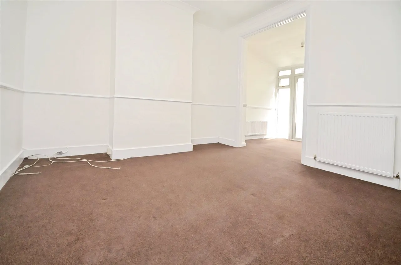 Grenfell Avenue, Hornchurch, Essex, RM12, photo 3