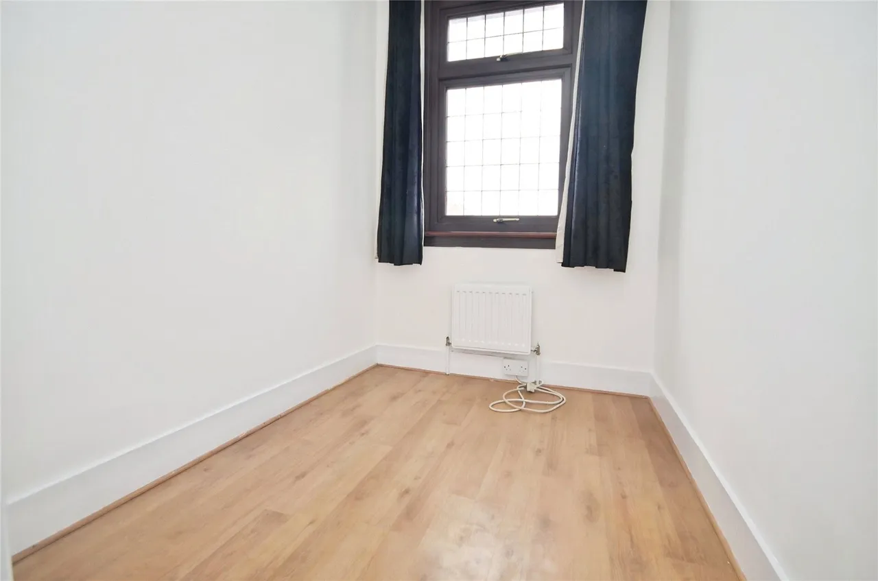 Grenfell Avenue, Hornchurch, Essex, RM12, photo 13