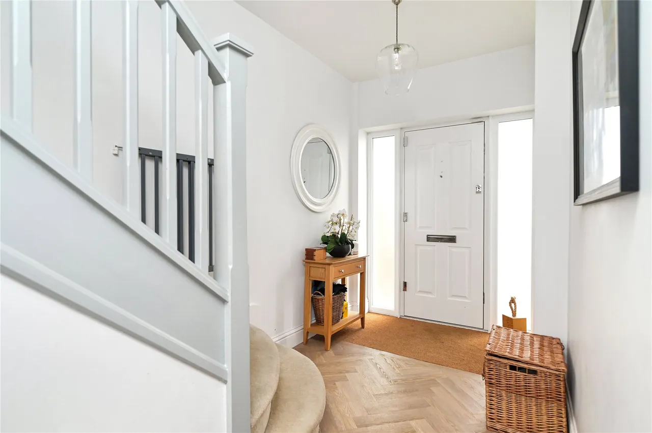 Riverside Close, Staines, TW18, photo 7