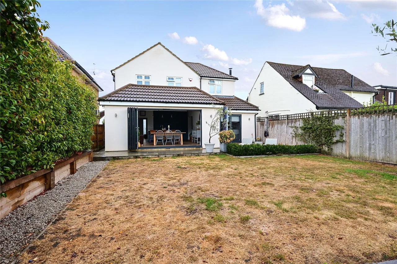 Riverside Close, Staines, TW18, photo 11