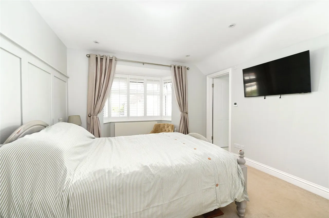 Riverside Close, Staines, TW18, photo 13