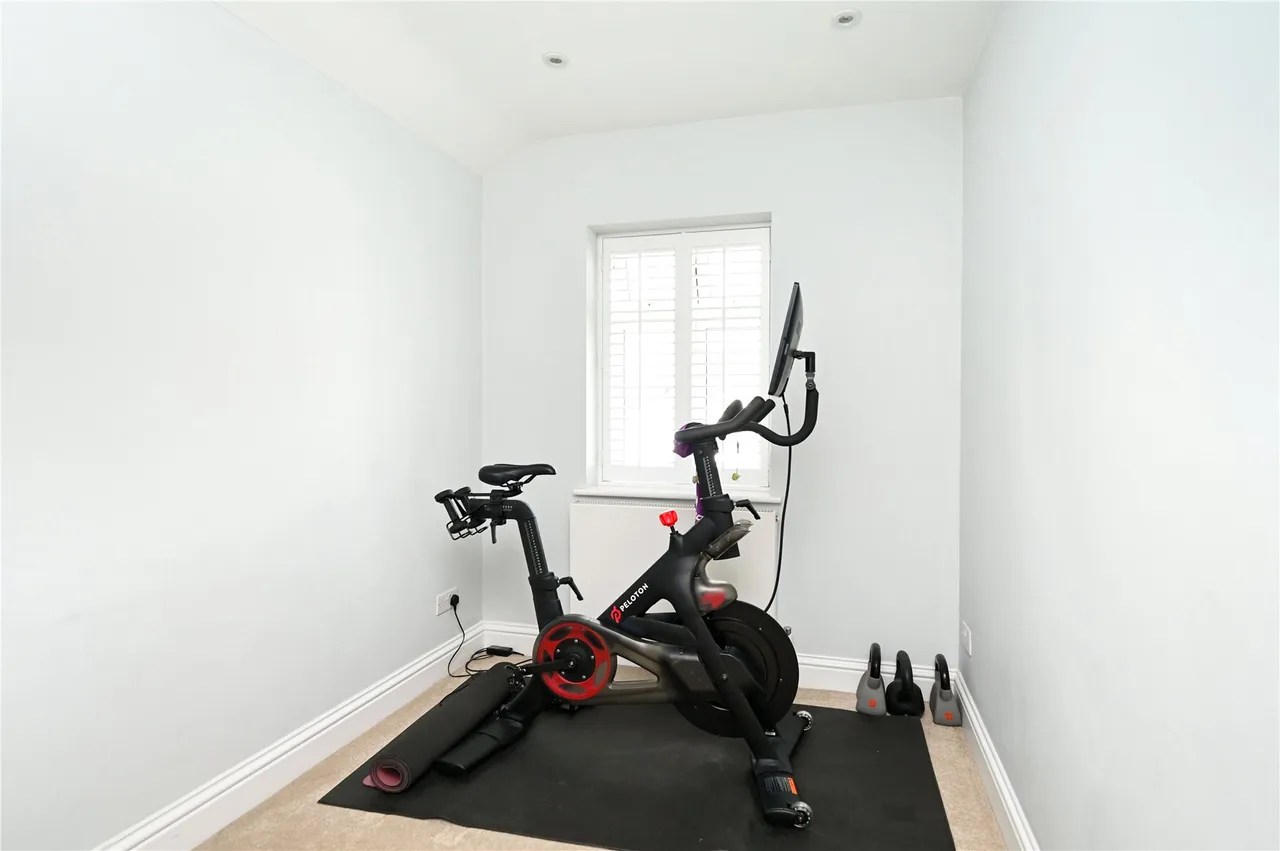 Riverside Close, Staines, TW18, photo 16