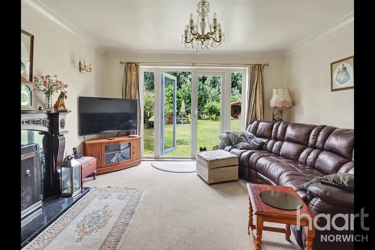 The Street, Sutton, NR12, photo 9