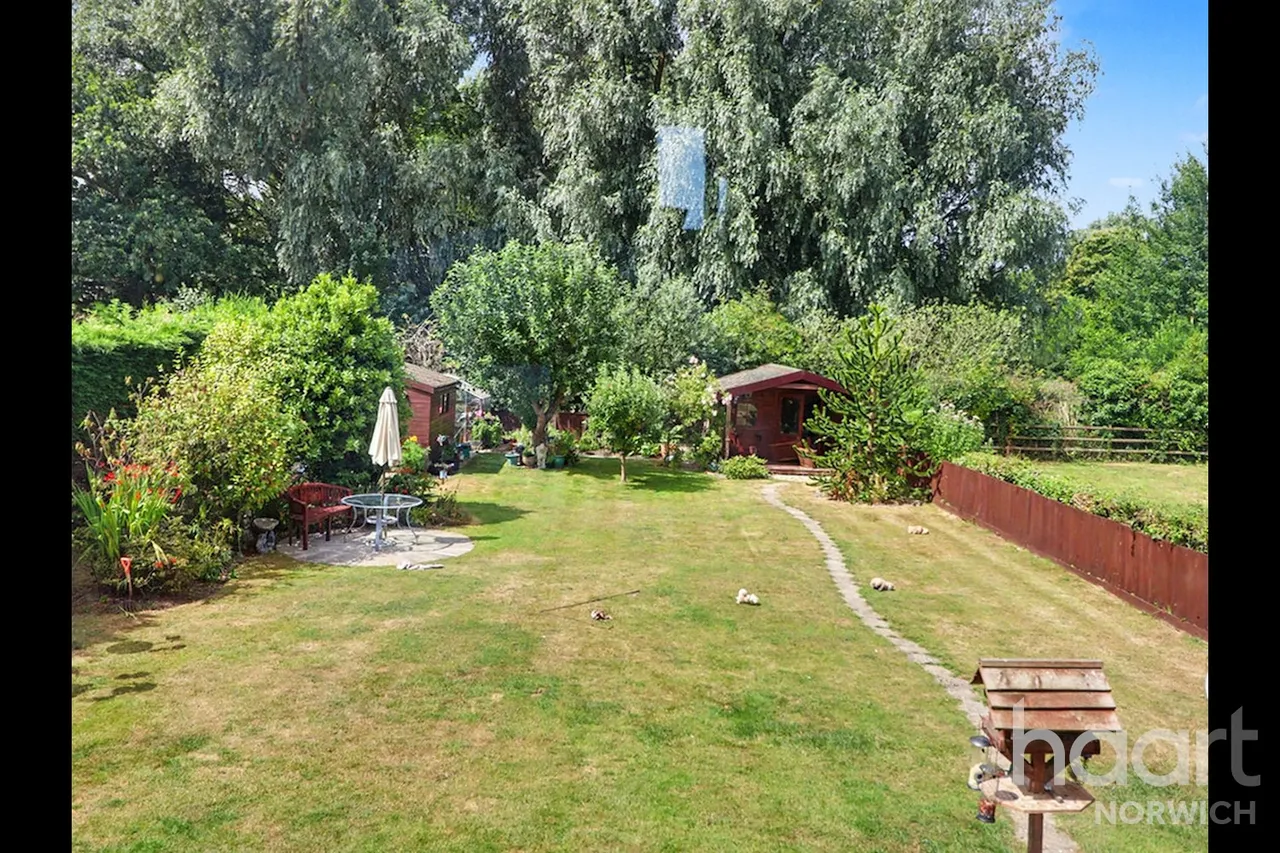The Street, Sutton, NR12, photo 12