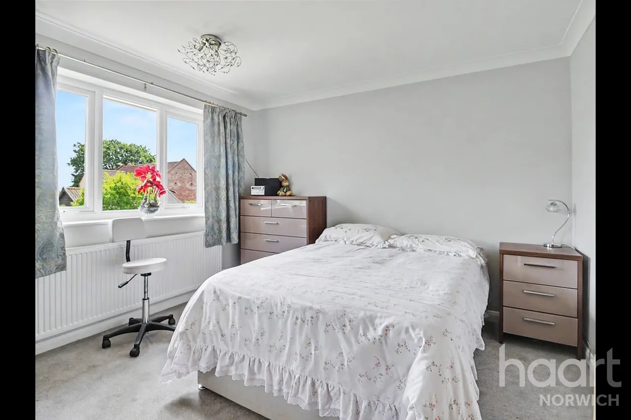 The Street, Sutton, NR12, photo 13