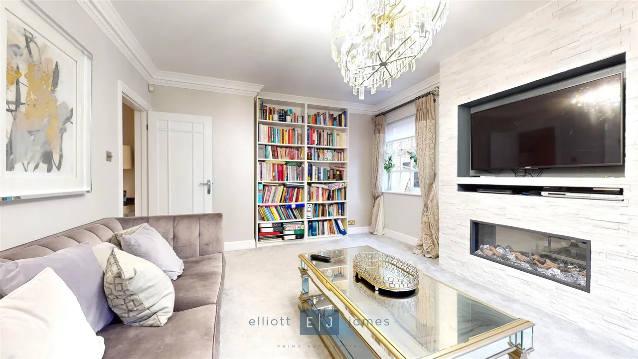 Gainsborough Place, Chigwell, photo 10
