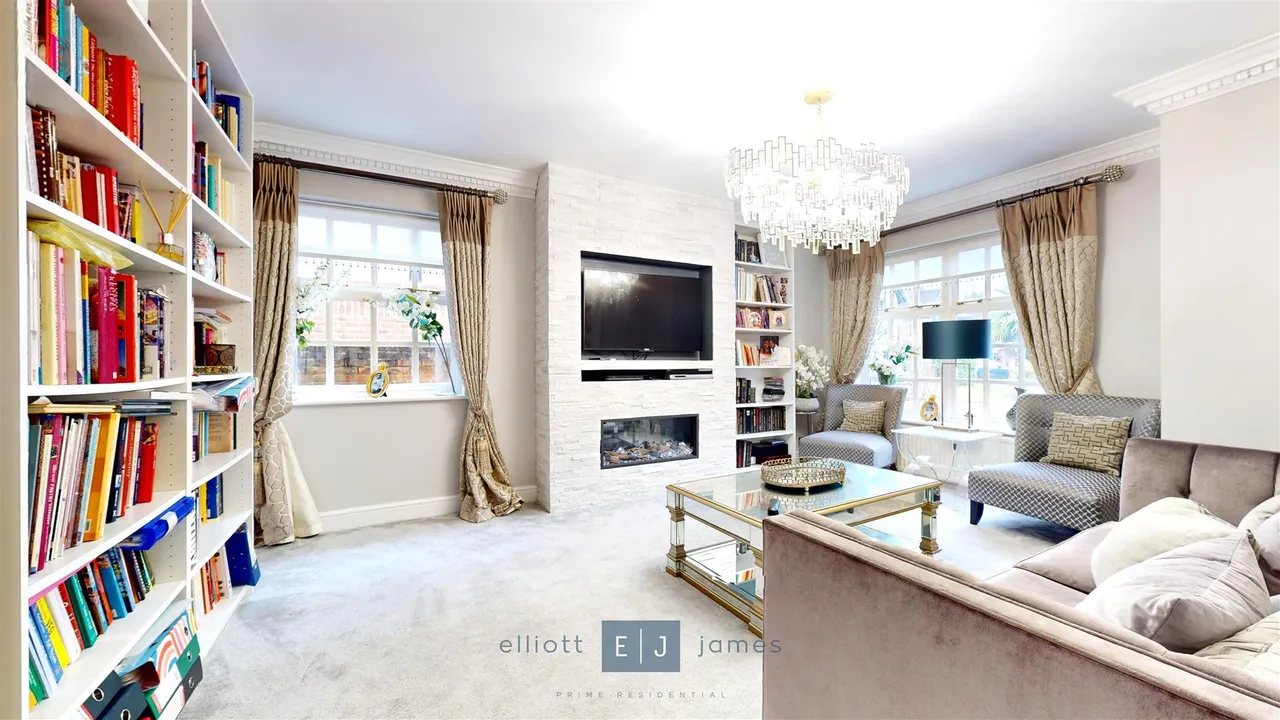 Gainsborough Place, Chigwell, photo 9