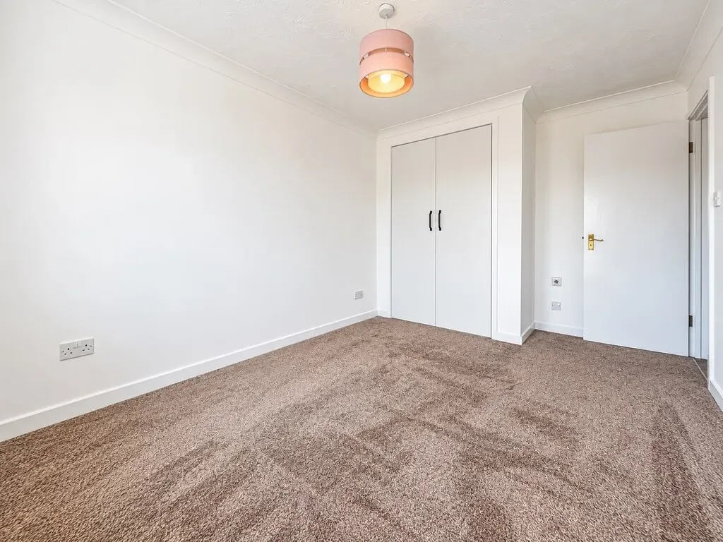 Totteridge Avenue, High Wycombe, photo 6