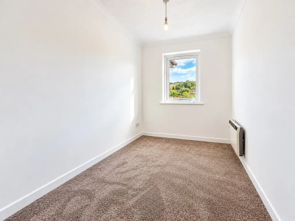 Totteridge Avenue, High Wycombe, photo 15