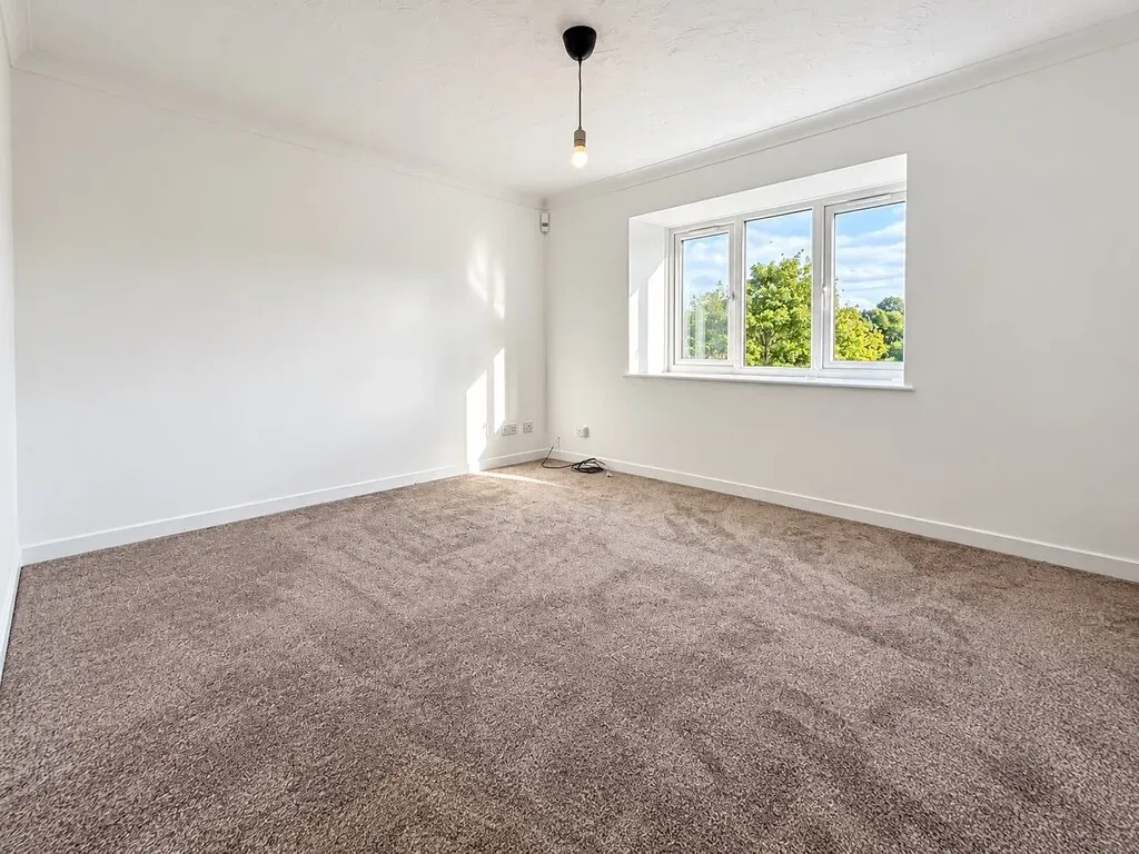 Totteridge Avenue, High Wycombe, photo 3