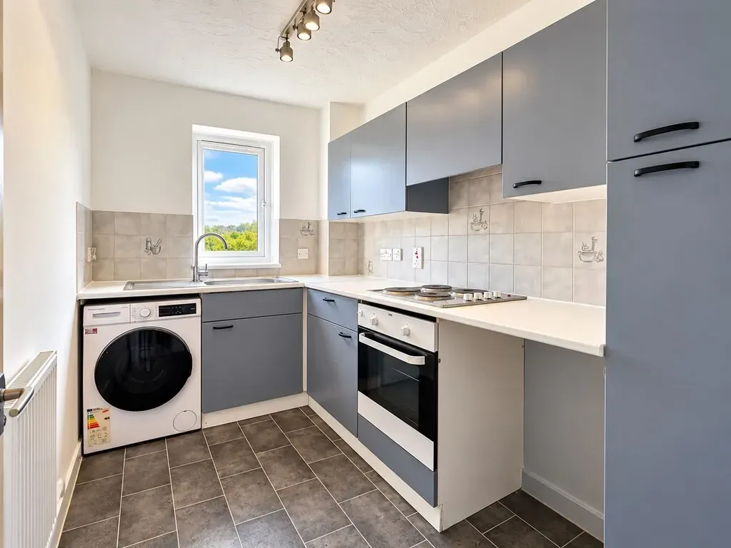 Totteridge Avenue, High Wycombe, photo 2