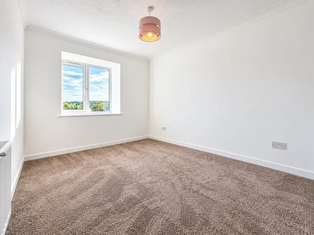 Totteridge Avenue, High Wycombe, photo 4