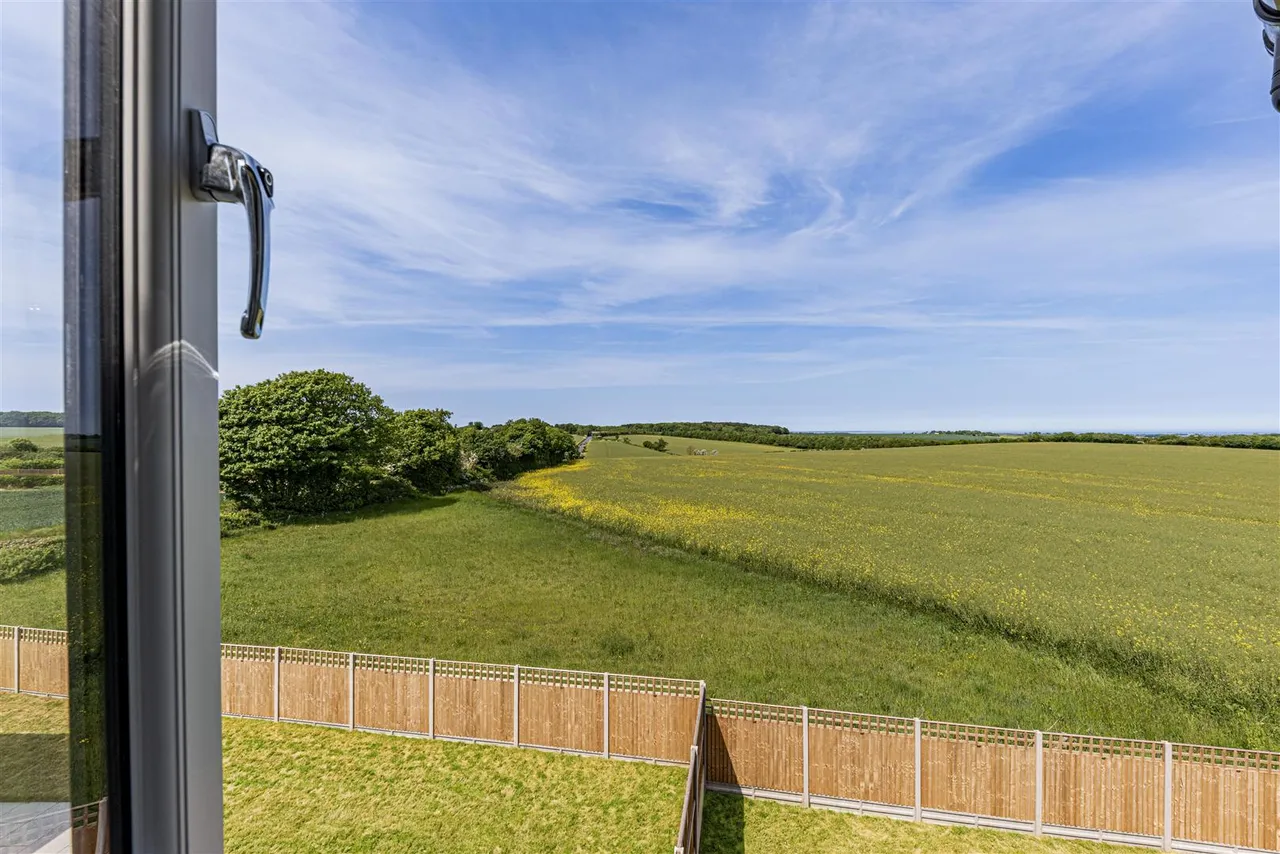 Sandwich Road, Whitfield, Dover, Kent, CT16 3RN, photo 4