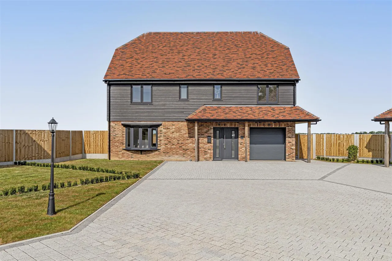 Sandwich Road, Whitfield, Dover, Kent, CT16 3RN, photo 54