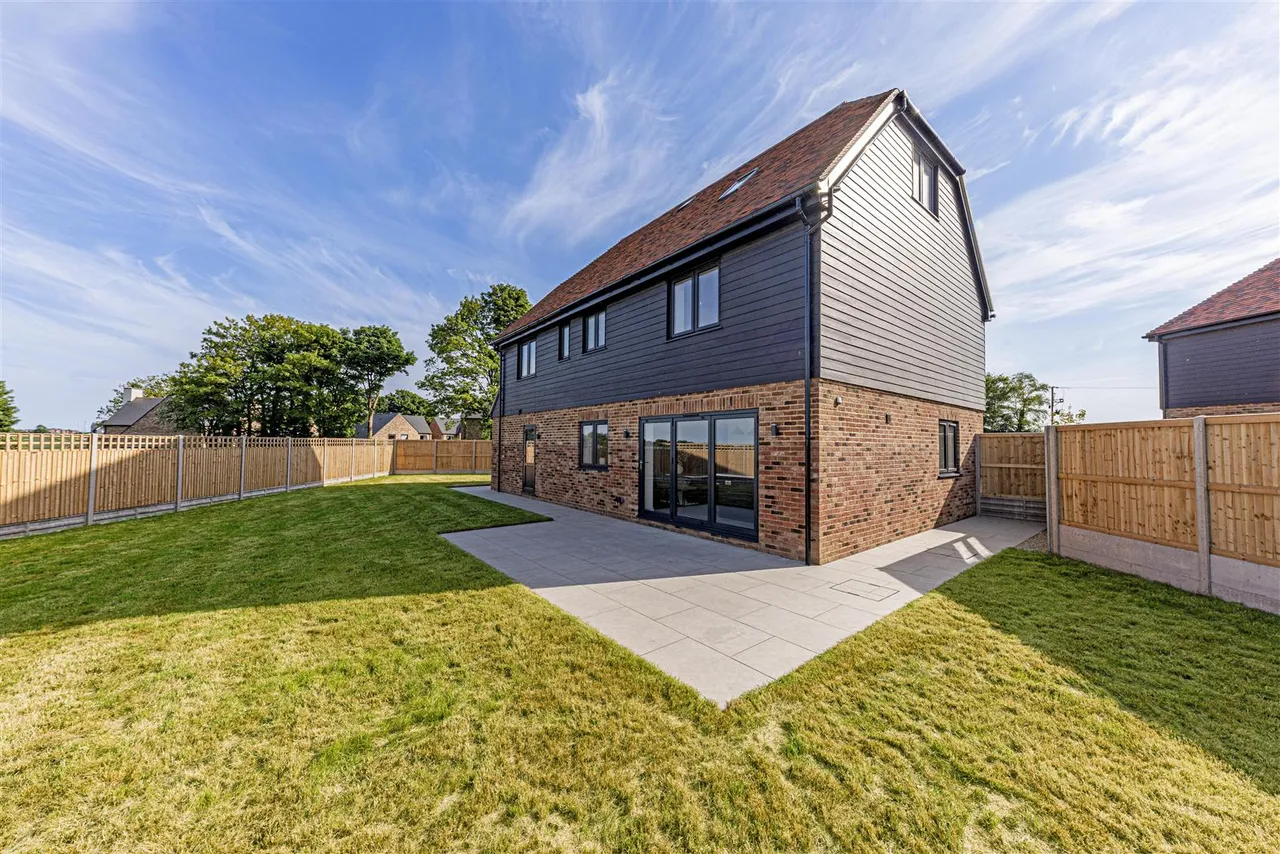 Sandwich Road, Whitfield, Dover, Kent, CT16 3RN, photo 22