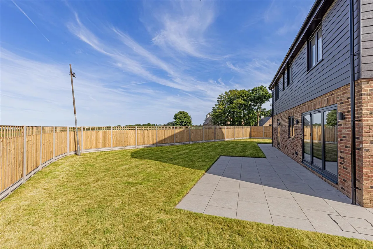 Sandwich Road, Whitfield, Dover, Kent, CT16 3RN, photo 50