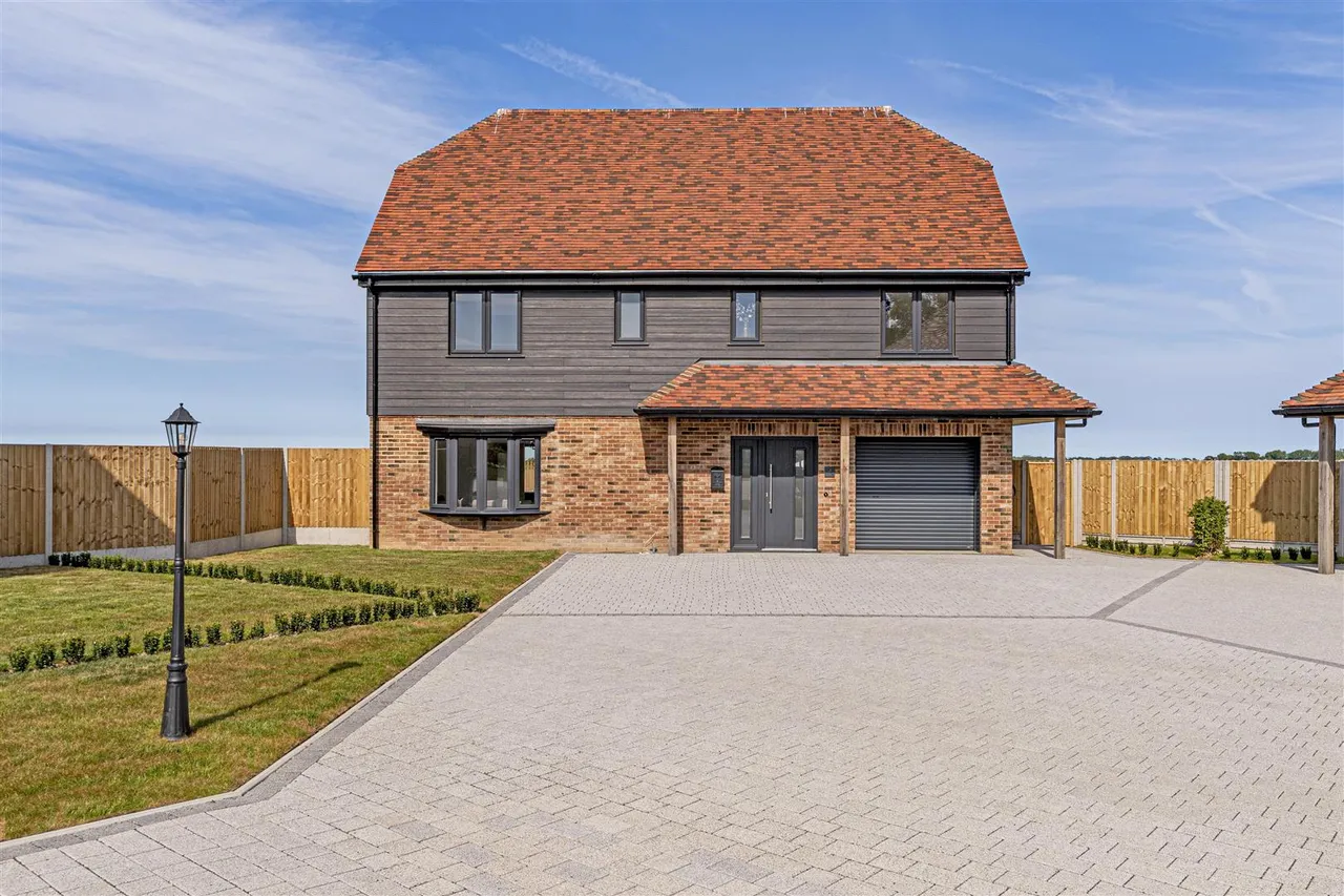 Sandwich Road, Whitfield, Dover, Kent, CT16 3RN, photo 20