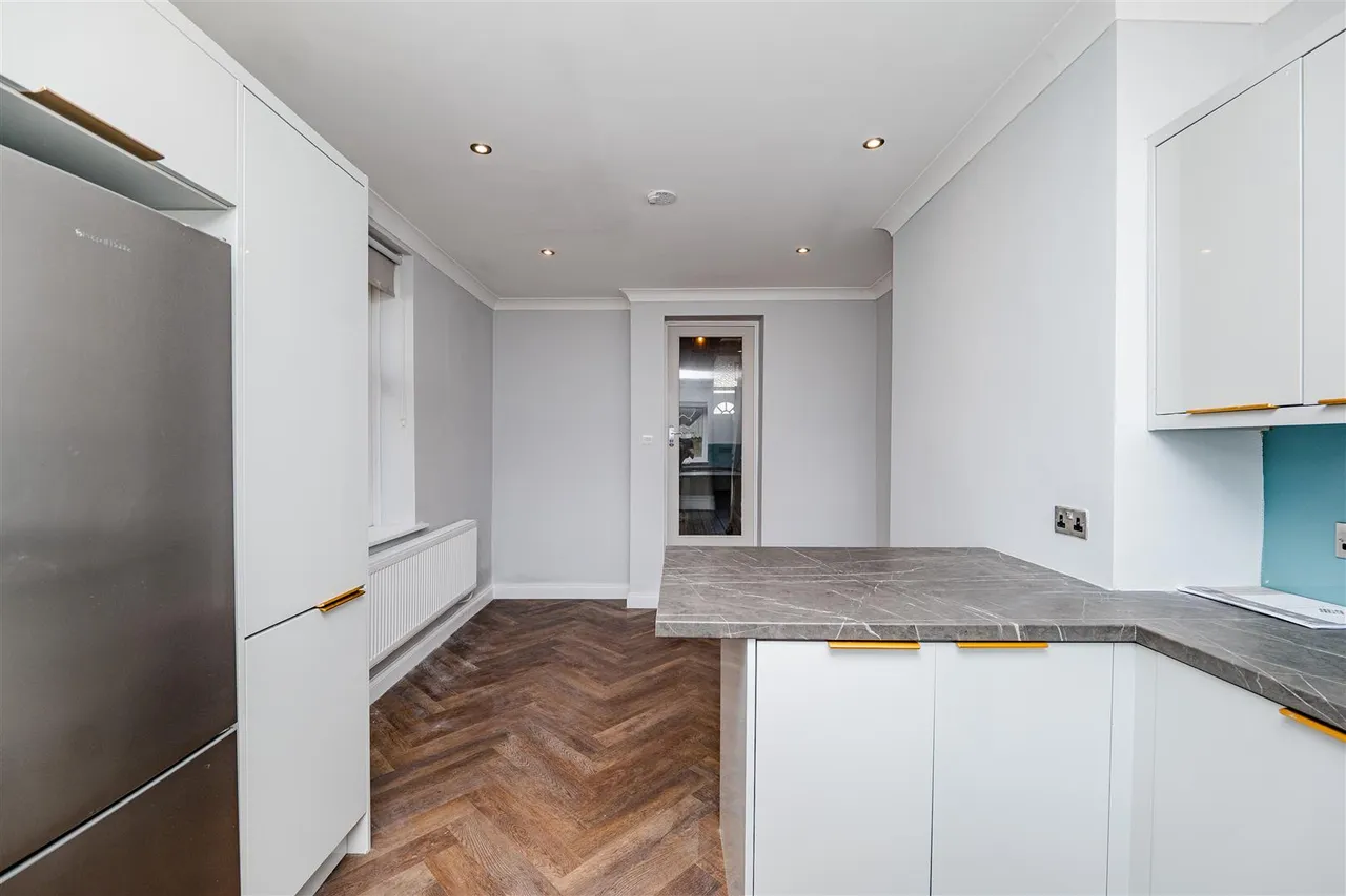 Station Street, Barry, CF63 4LW, photo 9