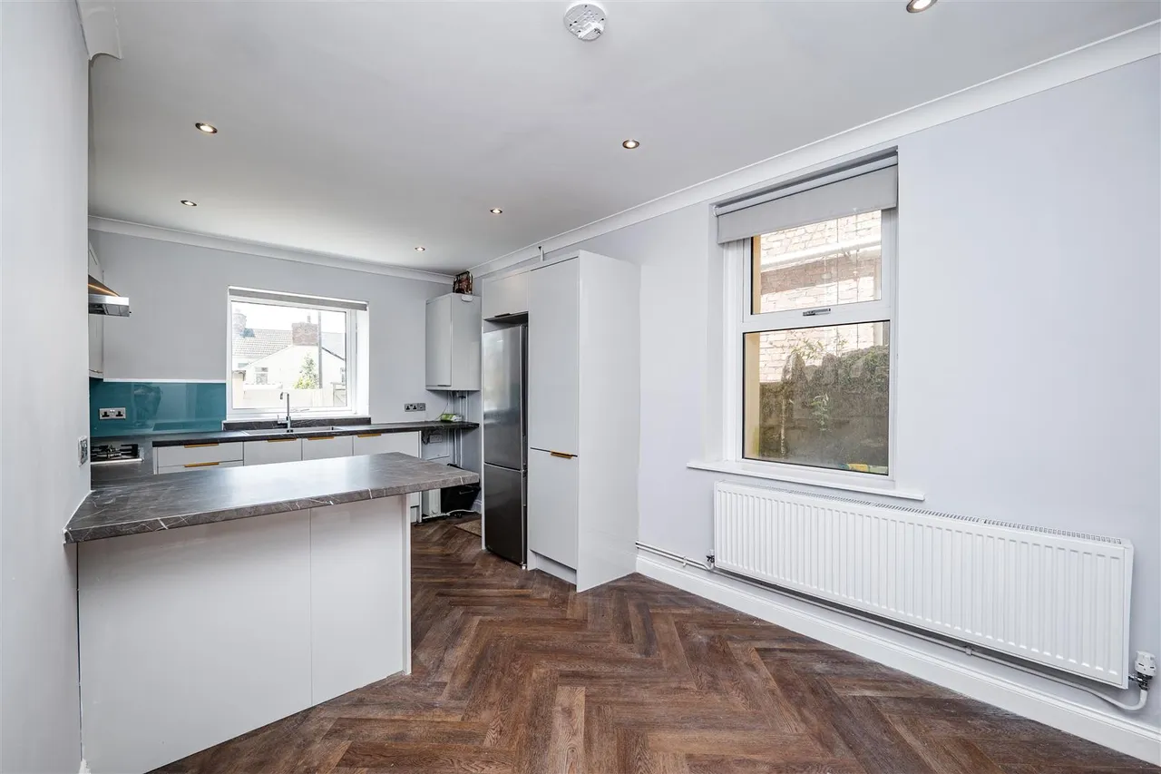 Station Street, Barry, CF63 4LW, photo 11