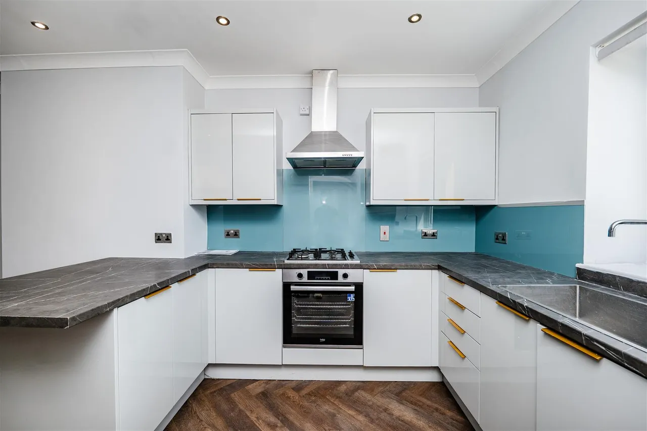 Station Street, Barry, CF63 4LW, photo 8