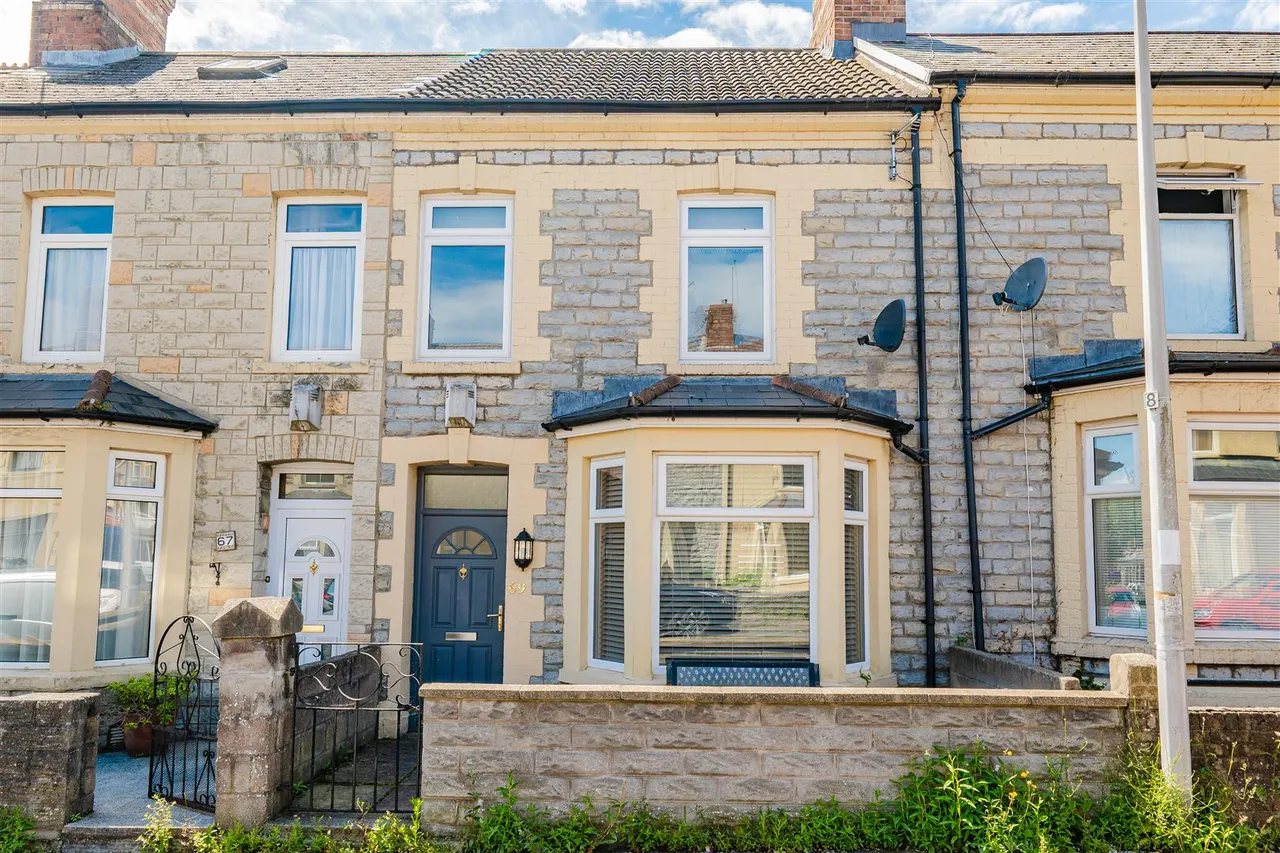 3 bed house for sale — Station Street, Barry, CF63 4LW