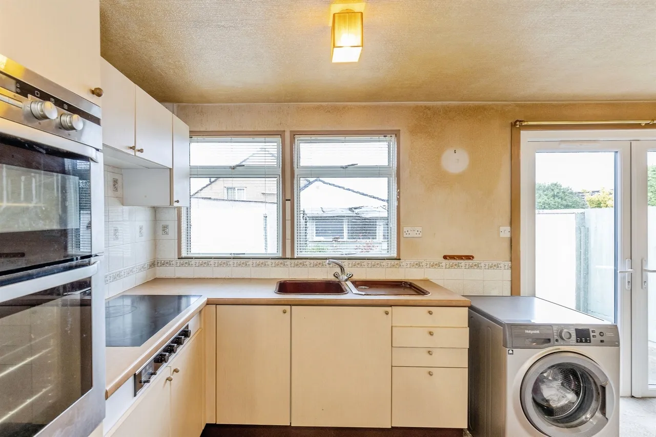 Westland Avenue, Oldland Common, Bristol, photo 3