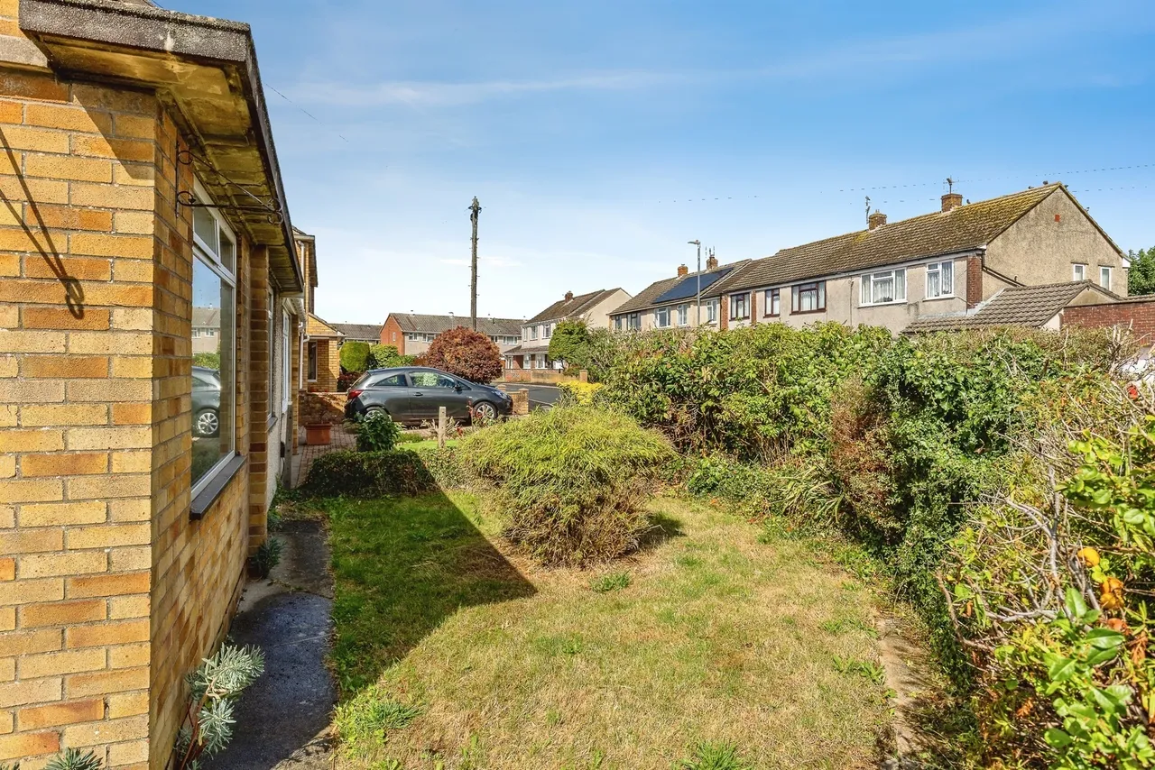 Westland Avenue, Oldland Common, Bristol, photo 11