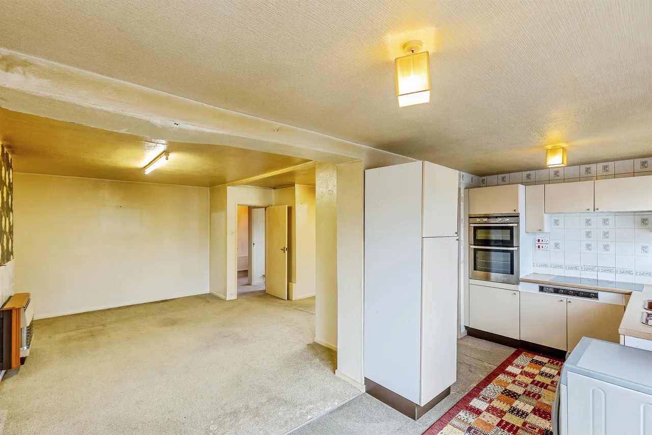Westland Avenue, Oldland Common, Bristol, photo 9