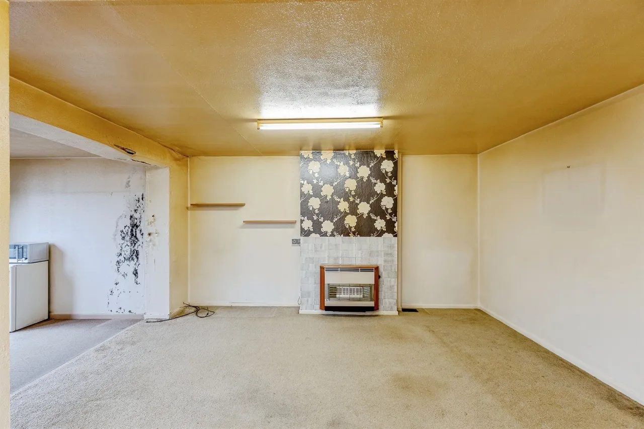 Westland Avenue, Oldland Common, Bristol, photo 6