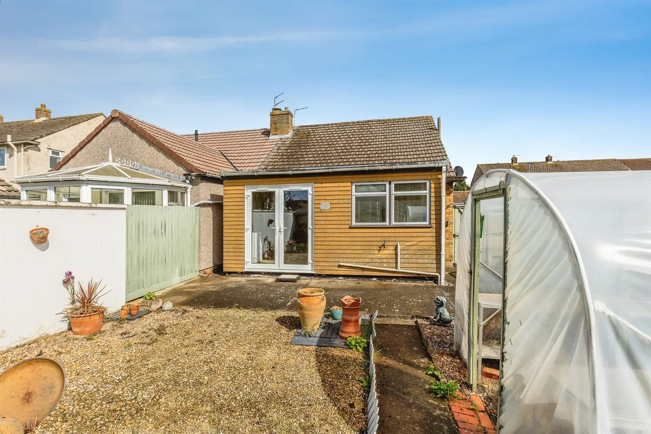 Westland Avenue, Oldland Common, Bristol, photo 12