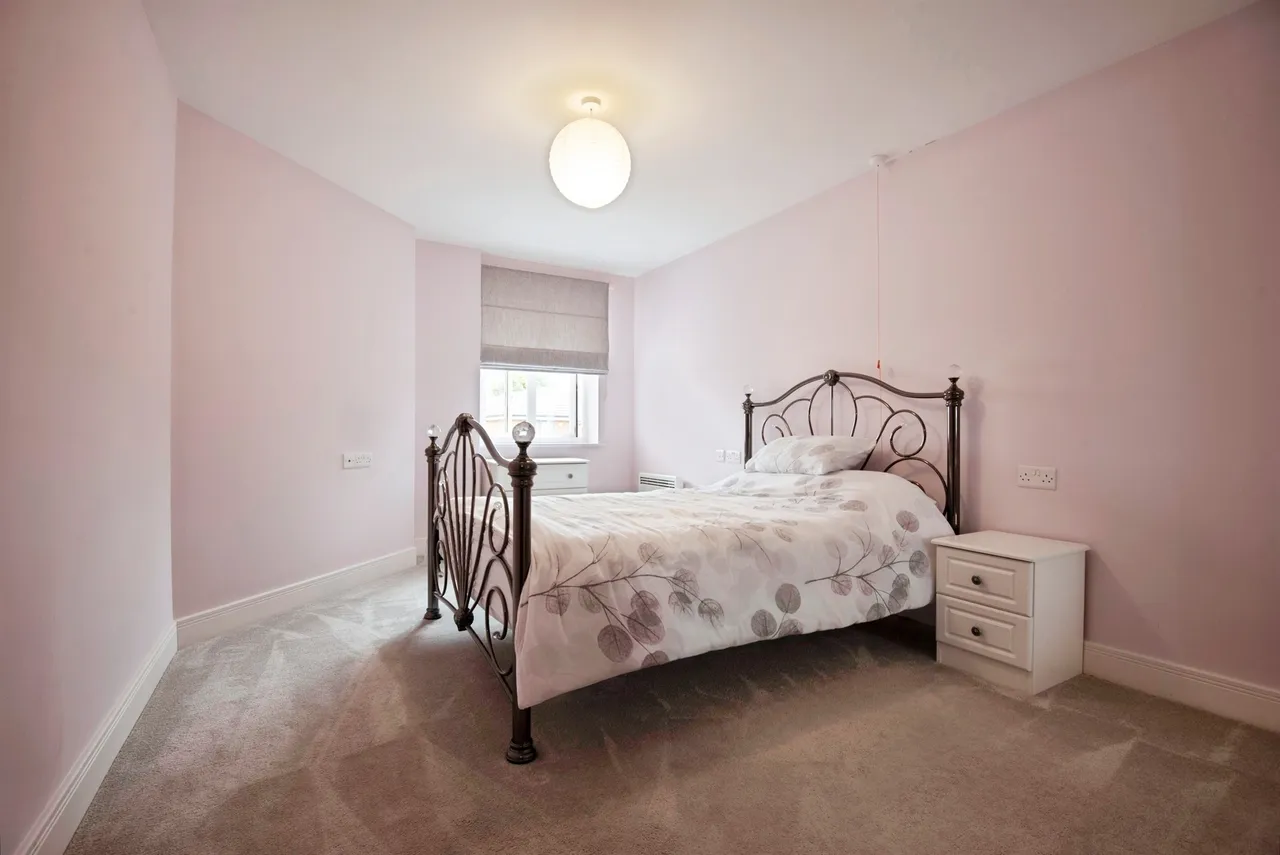 Goodes Court, Royston, photo 7