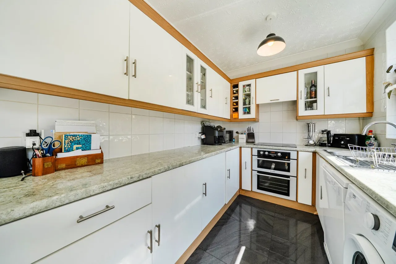 Mottisfont Road, SE2, photo 15