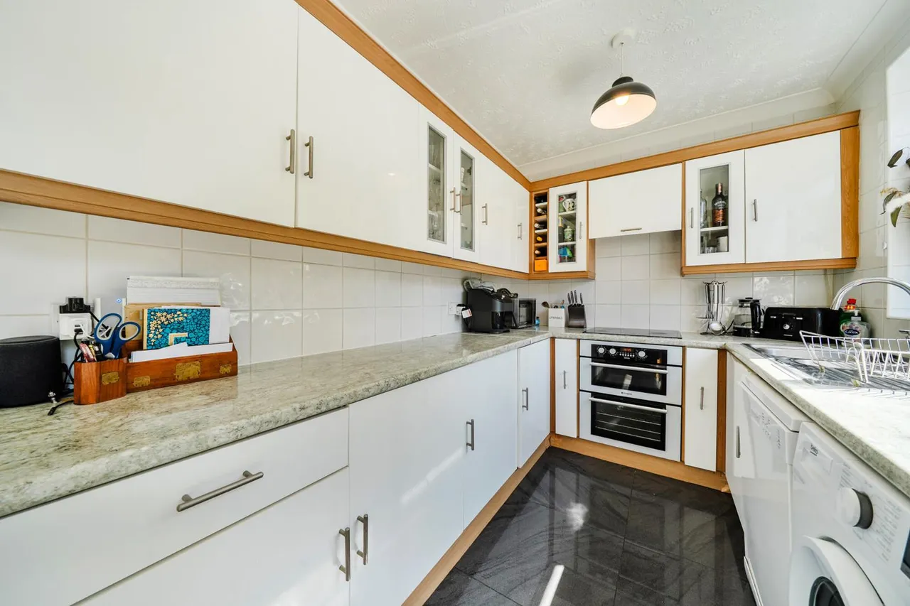 Mottisfont Road, SE2, photo 15