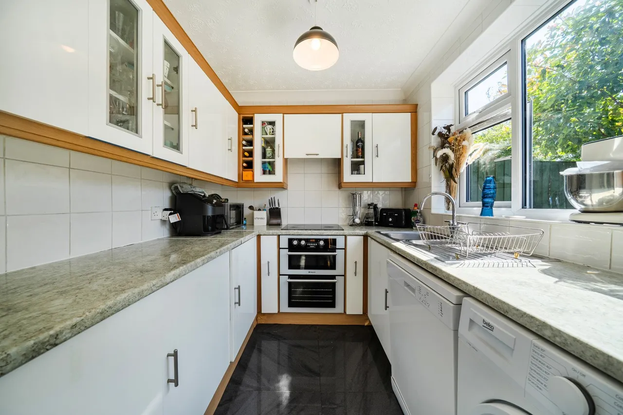 Mottisfont Road, SE2, photo 14