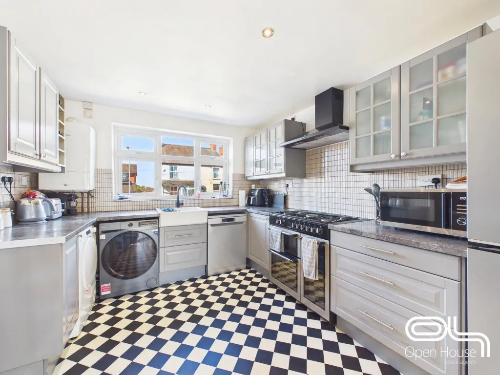 Heath Street, Hednesford, WS12, photo 3