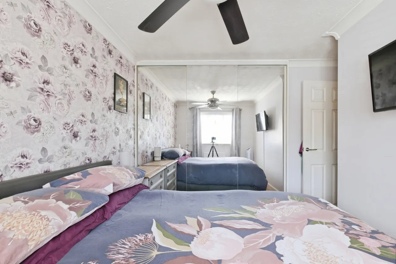 Pebble Court, Marchwood, SO40, photo 9