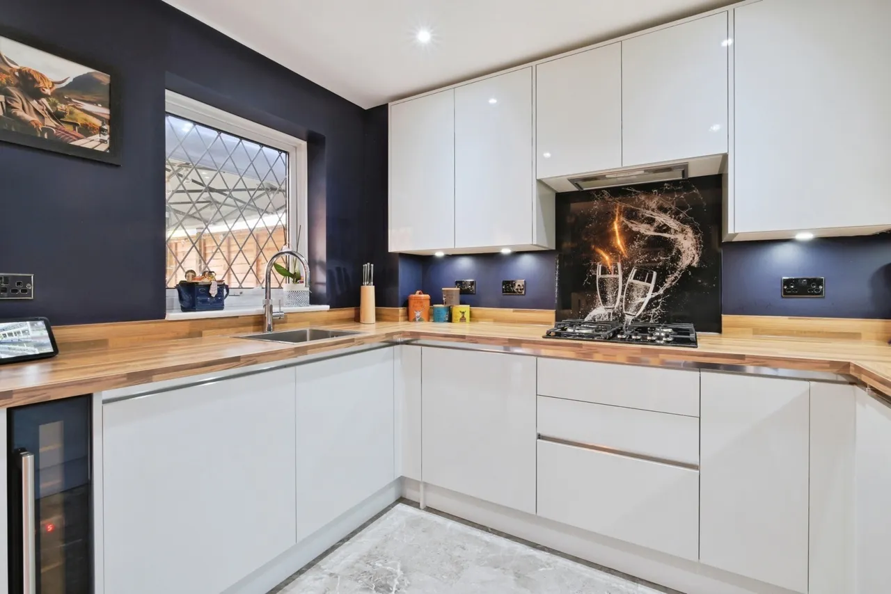 Pebble Court, Marchwood, SO40, photo 15