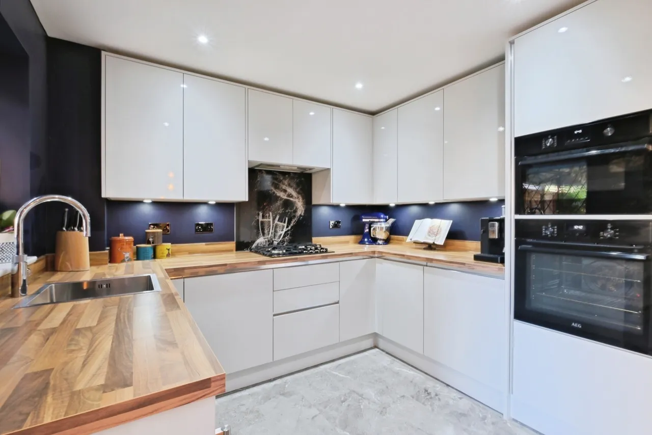 Pebble Court, Marchwood, SO40, photo 4