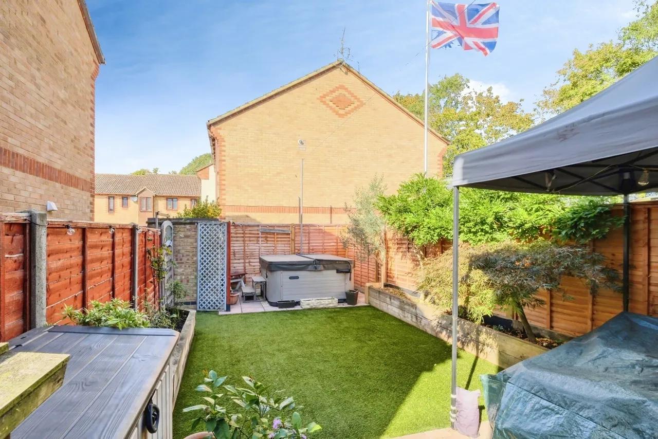 Pebble Court, Marchwood, SO40, photo 3