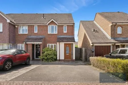 2 bed house for sale, Clayton Mead, Godstone