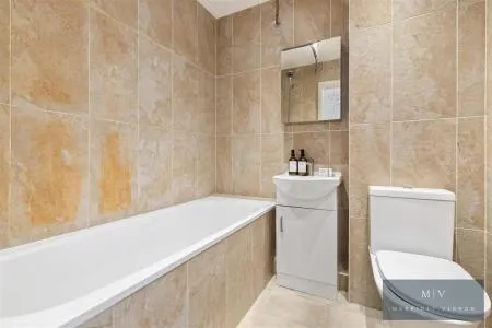 Clayton Mead, Godstone, photo 8