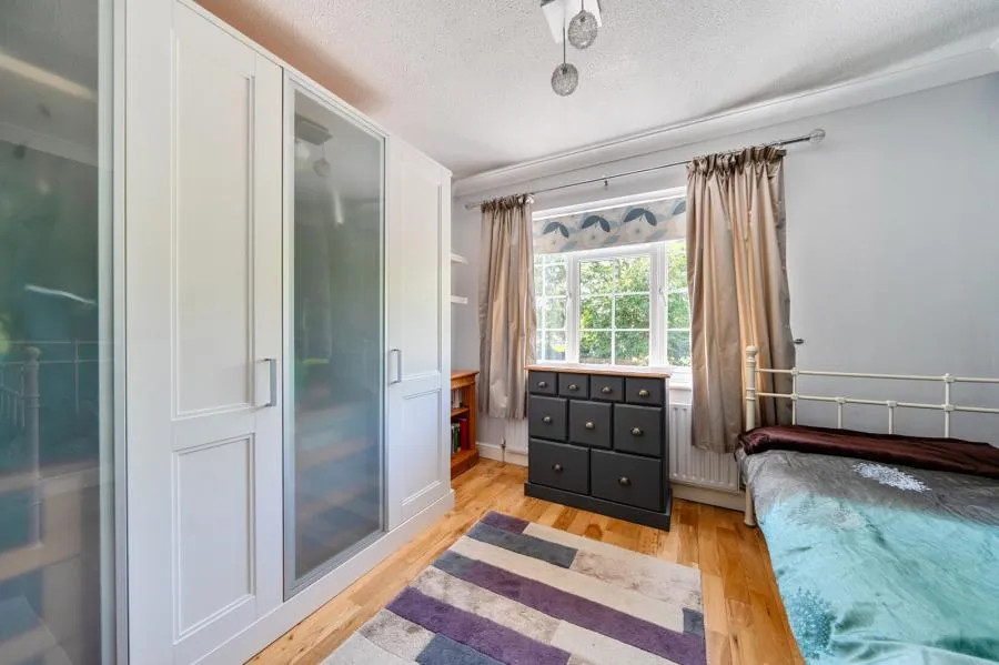 Birchwood Drive, Lightwater, GU18, photo 22