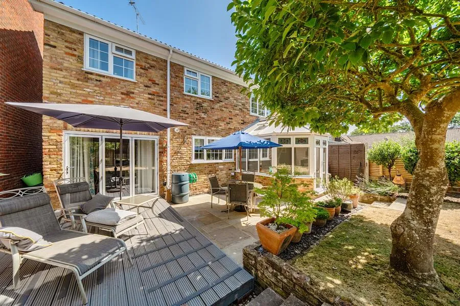 Birchwood Drive, Lightwater, GU18, photo 25