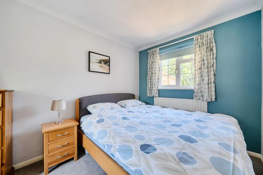 Birchwood Drive, Lightwater, GU18, photo 19