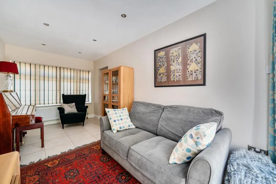 Birchwood Drive, Lightwater, GU18, photo 12