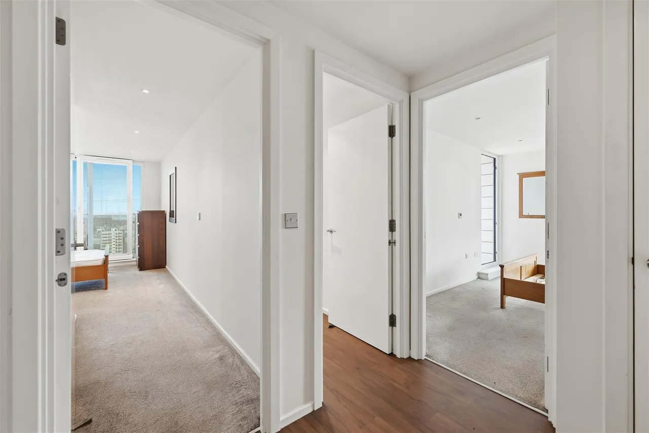 Western Gateway, Royal Victoria Dock, E16, photo 6