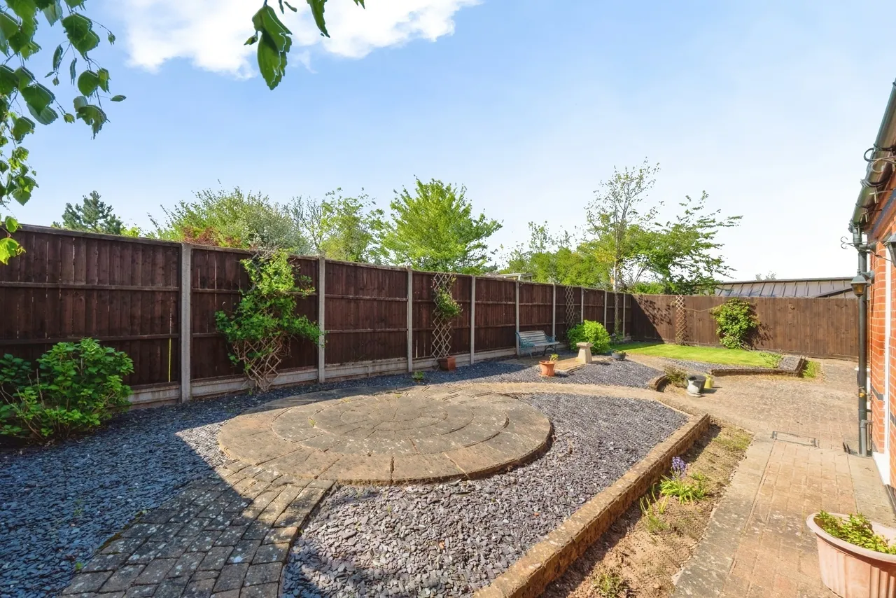 Featherby Drive, Glen Parva, LE2, photo 16