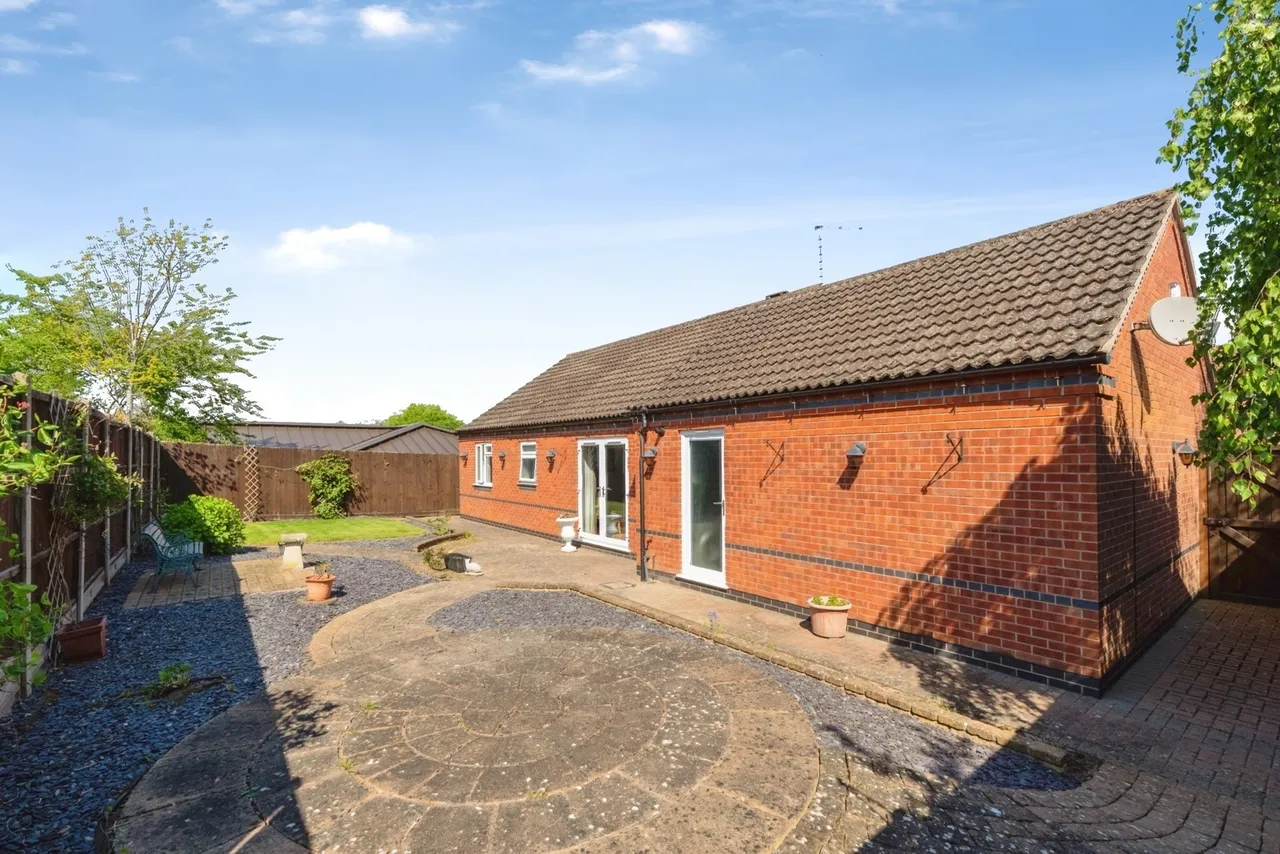 Featherby Drive, Glen Parva, LE2, photo 15