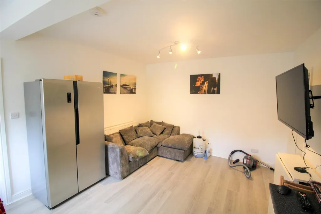 Fletcher Road, Nottingham, NG9, photo 6